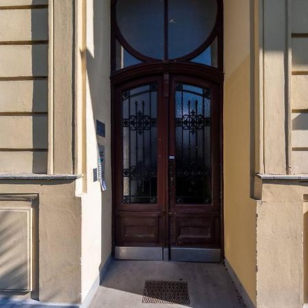 Cozy 1Br Duplex Near Center By Hm Appartement Wenen Buitenkant foto