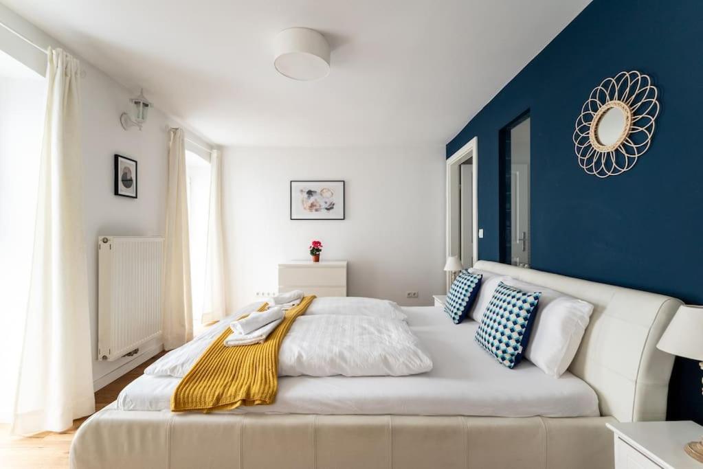 Cozy 1Br Duplex Near Center By Hm Appartement Wenen Buitenkant foto