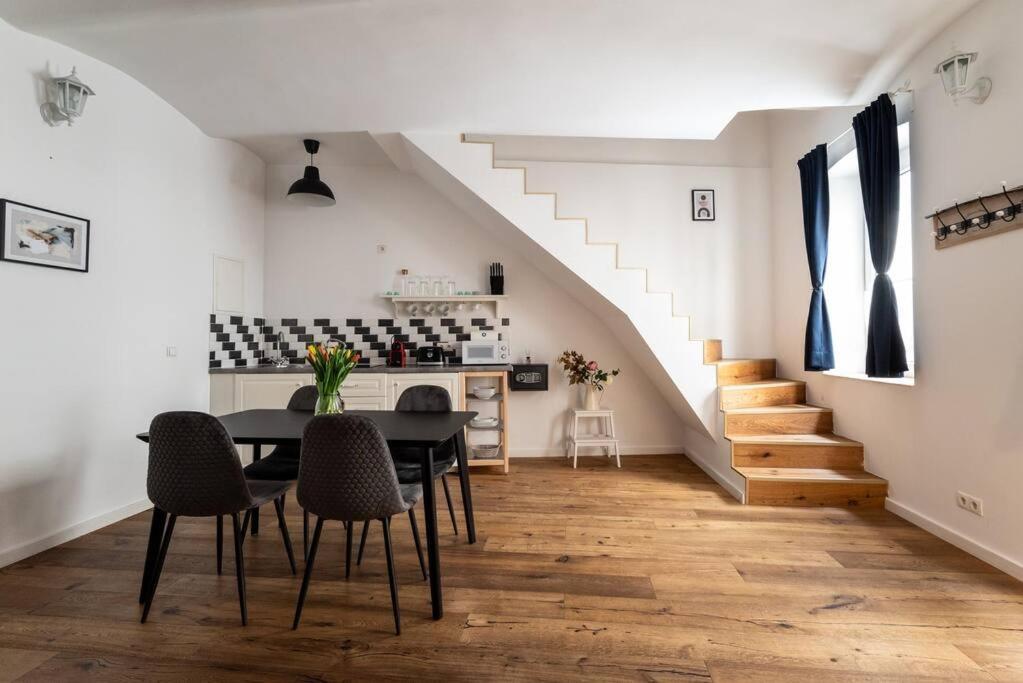 Cozy 1Br Duplex Near Center By Hm Appartement Wenen Buitenkant foto
