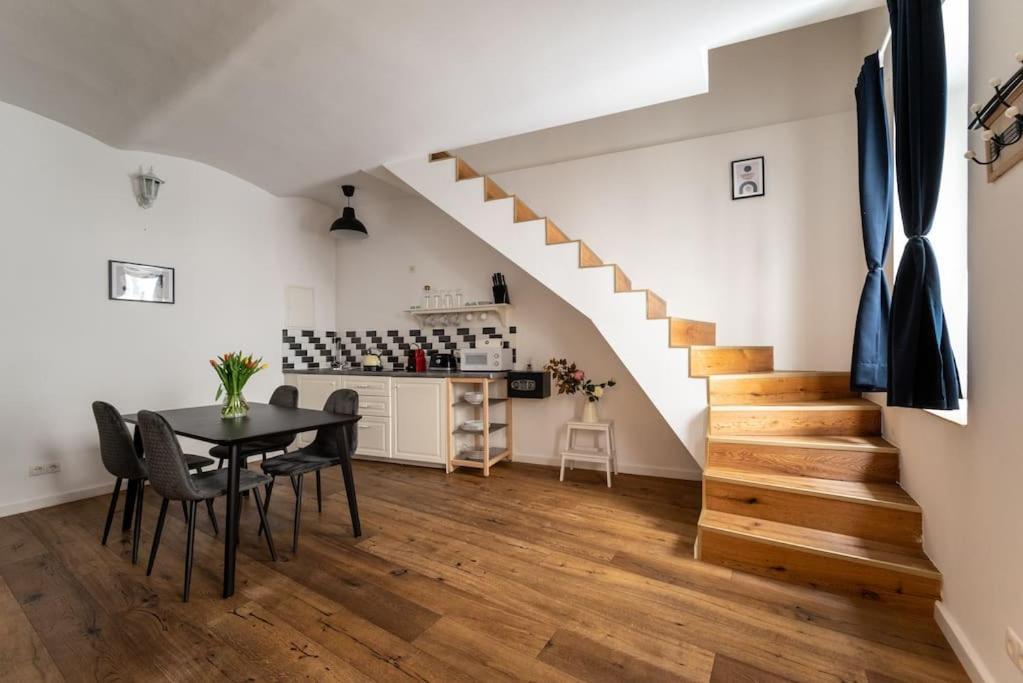 Cozy 1Br Duplex Near Center By Hm Appartement Wenen Buitenkant foto