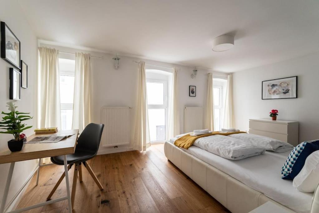 Cozy 1Br Duplex Near Center By Hm Appartement Wenen Buitenkant foto