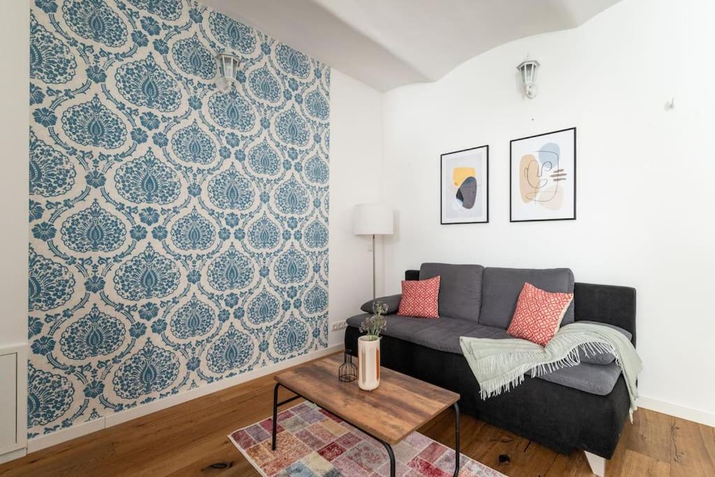 Cozy 1Br Duplex Near Center By Hm Appartement Wenen Buitenkant foto